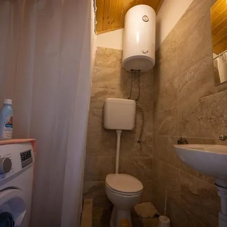House Jure Nyaraló Žrnovnica