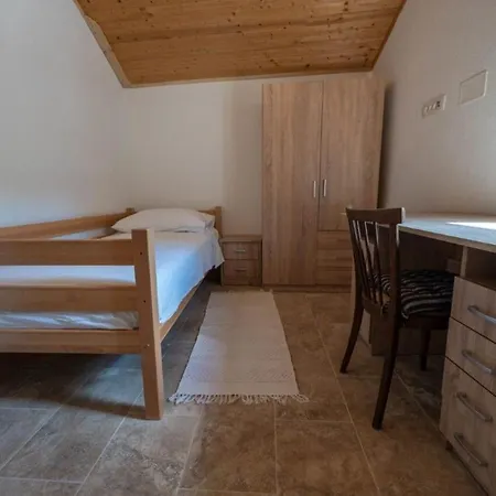 House Jure * Žrnovnica