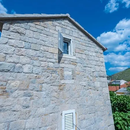 Nyaraló House Jure Žrnovnica