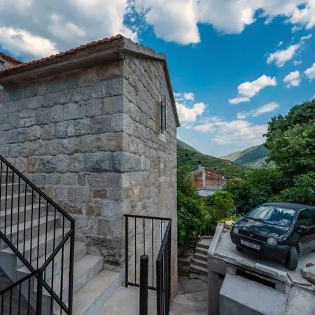 House Jure Nyaraló Žrnovnica